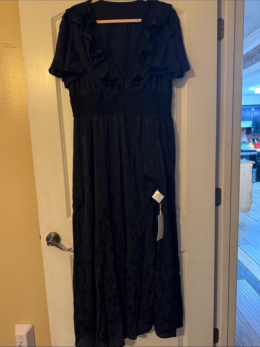 3xl Black Ruffled V-Neck Maxi Dress